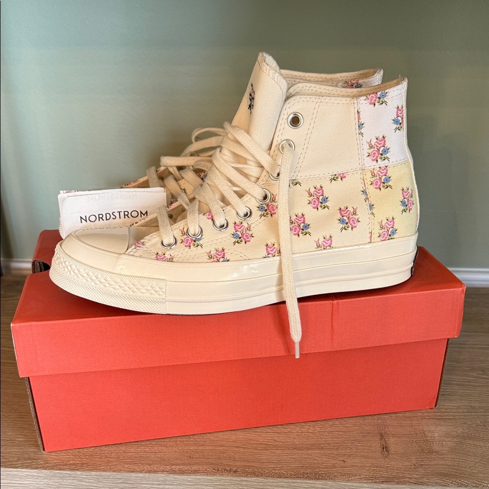Converse Floral Chuck Taylor High-Top Sneakers Size 8.5